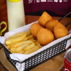 Batata frita (150g) com 12 Salgados (20g)